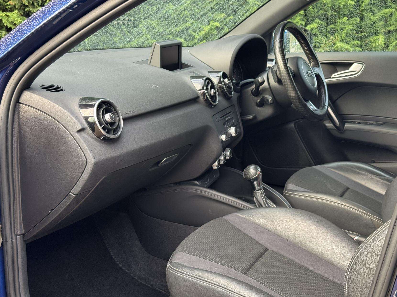 2014 AUDI A1 2014 AUDI A1