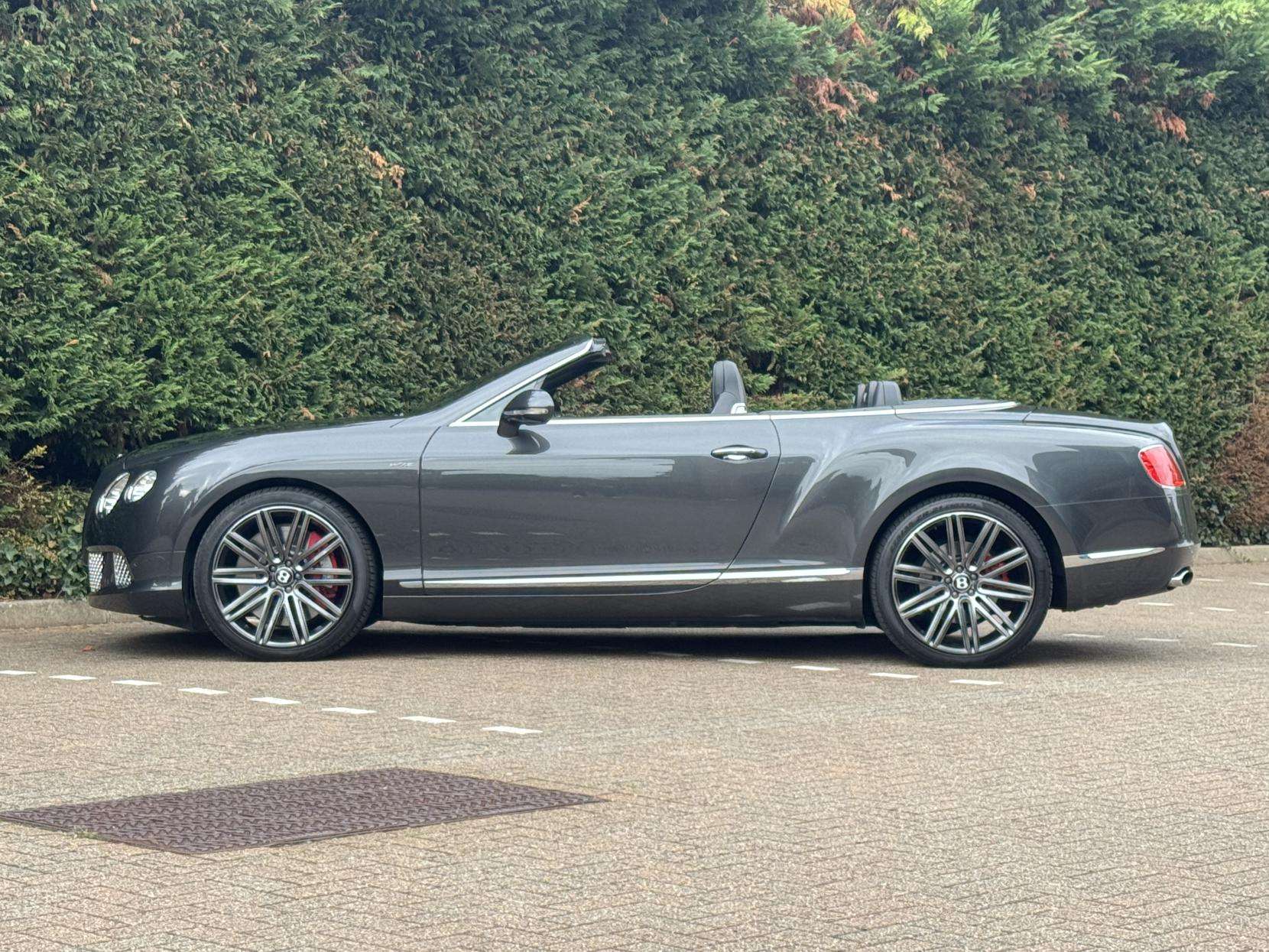 A 2014 BENTLEY CONTINENTAL 6.0 W12 GTC Speed Convertible 2dr Petrol Auto 4WD Euro 5 (625 ps) A 2014 BENTLEY CONTINENTAL 6.0 W12 GTC Speed Convertible 2dr Petrol Auto 4WD Euro 5 (625 ps)