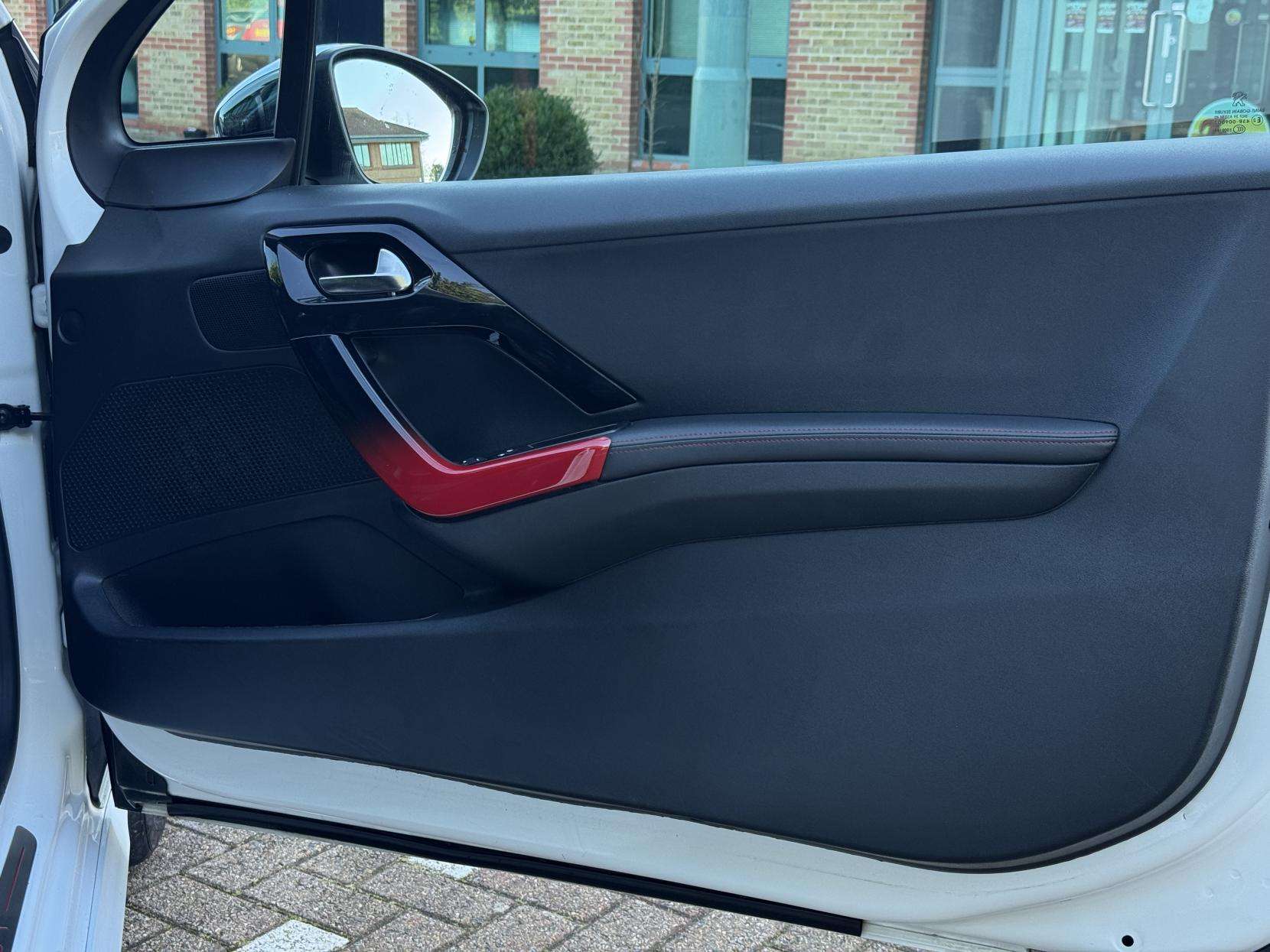 2015 PEUGEOT 208 2015 PEUGEOT 208