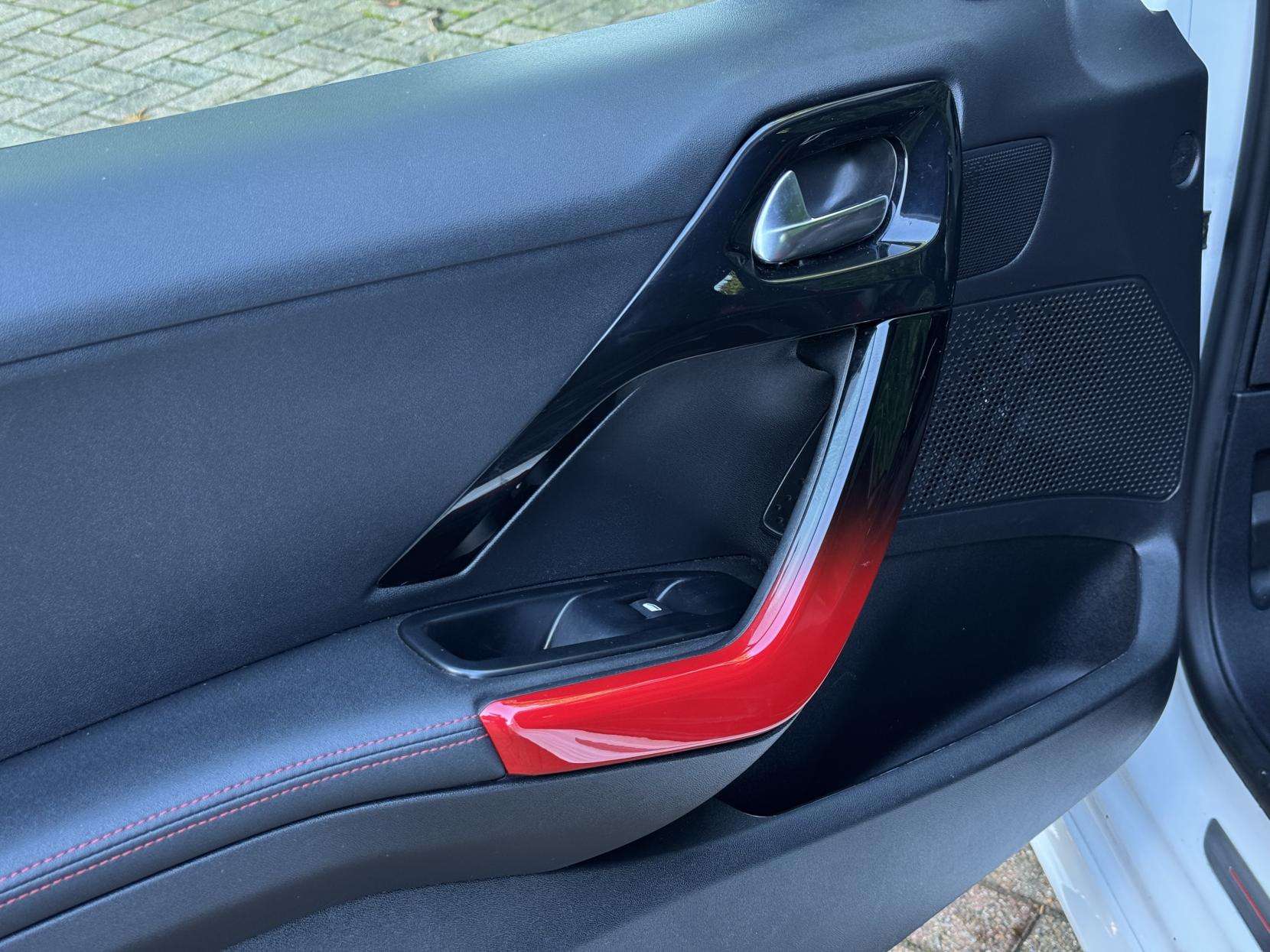 2015 PEUGEOT 208 2015 PEUGEOT 208