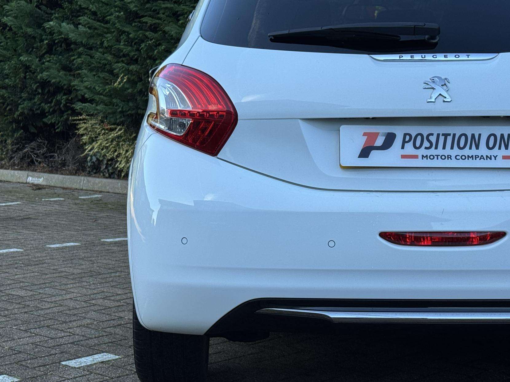 2015 PEUGEOT 208 2015 PEUGEOT 208