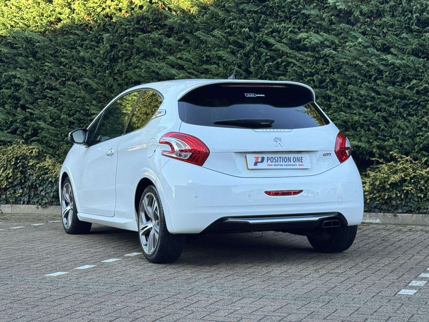 2015 PEUGEOT 208 2015 PEUGEOT 208