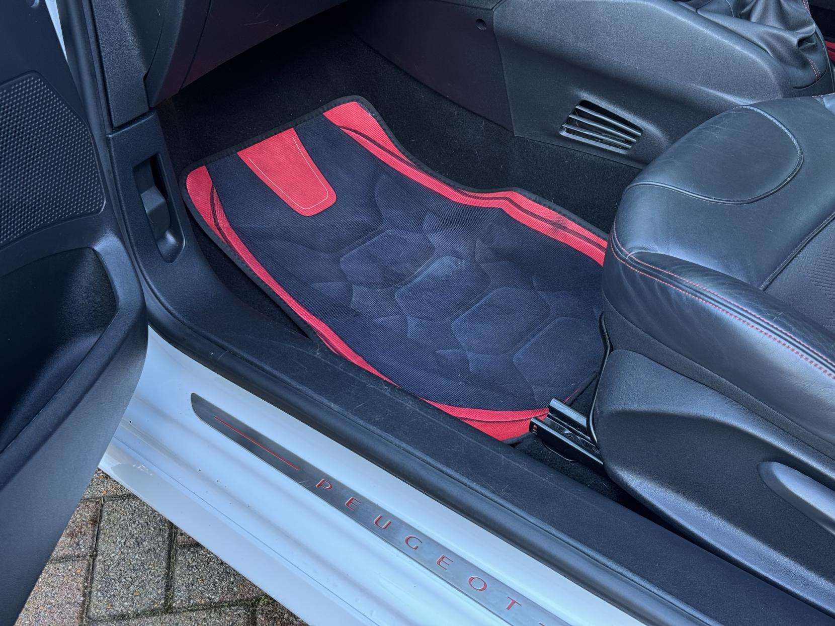 2015 PEUGEOT 208 2015 PEUGEOT 208