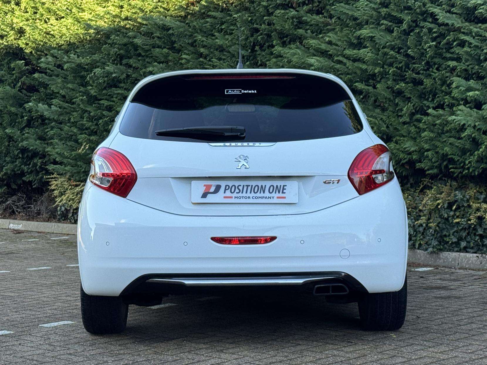 2015 PEUGEOT 208 2015 PEUGEOT 208