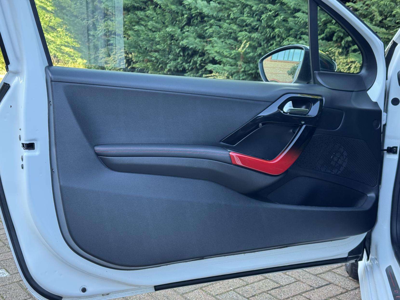 2015 PEUGEOT 208 2015 PEUGEOT 208