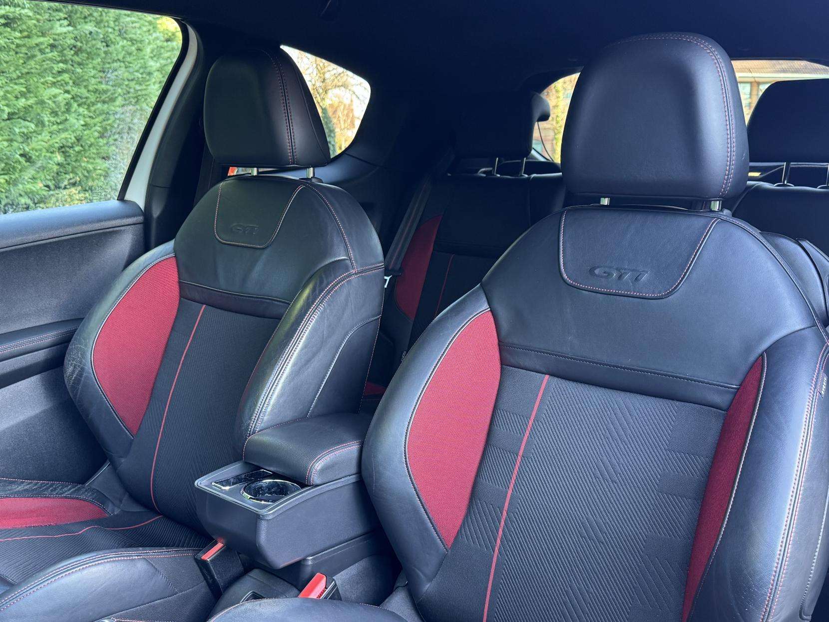 2015 PEUGEOT 208 2015 PEUGEOT 208