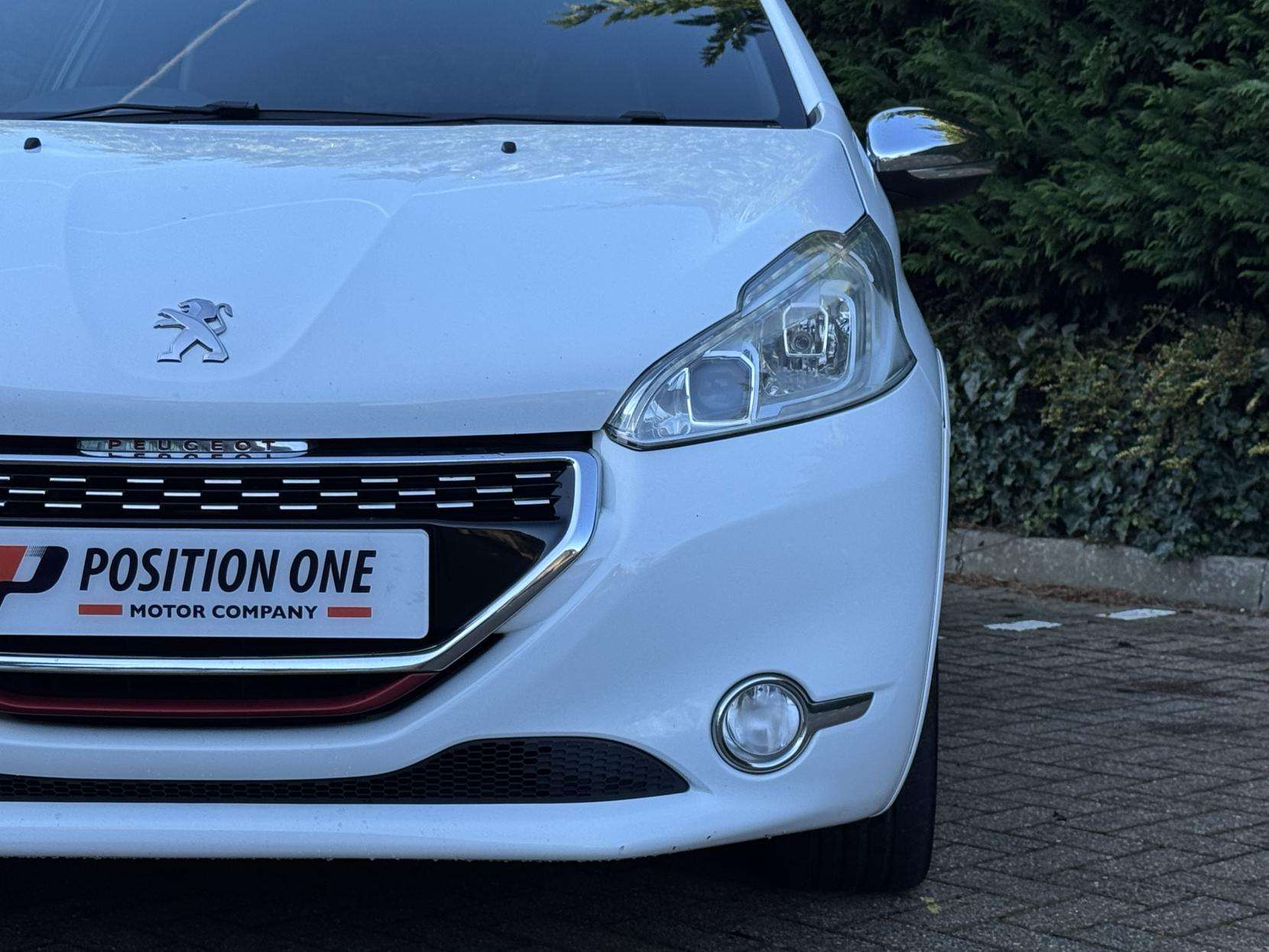 2015 PEUGEOT 208 2015 PEUGEOT 208