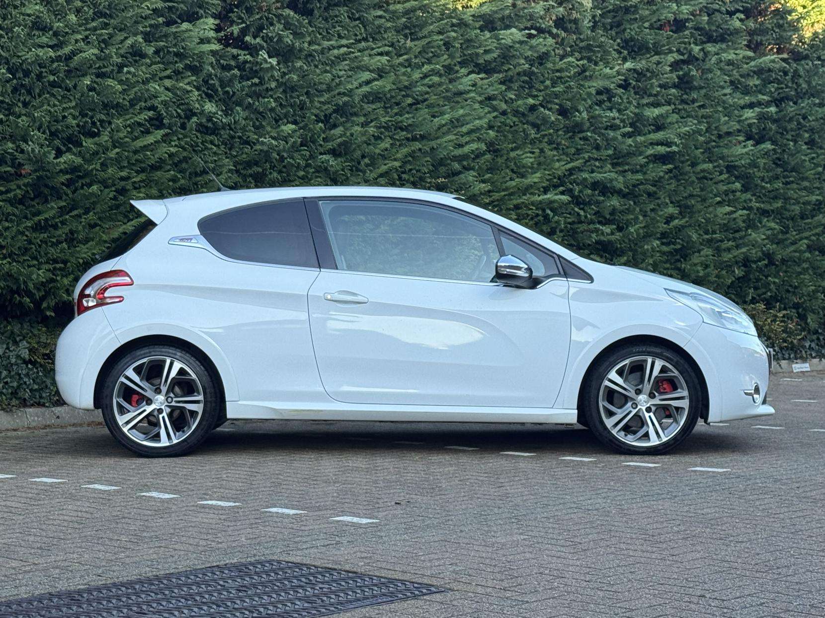 2015 PEUGEOT 208 2015 PEUGEOT 208
