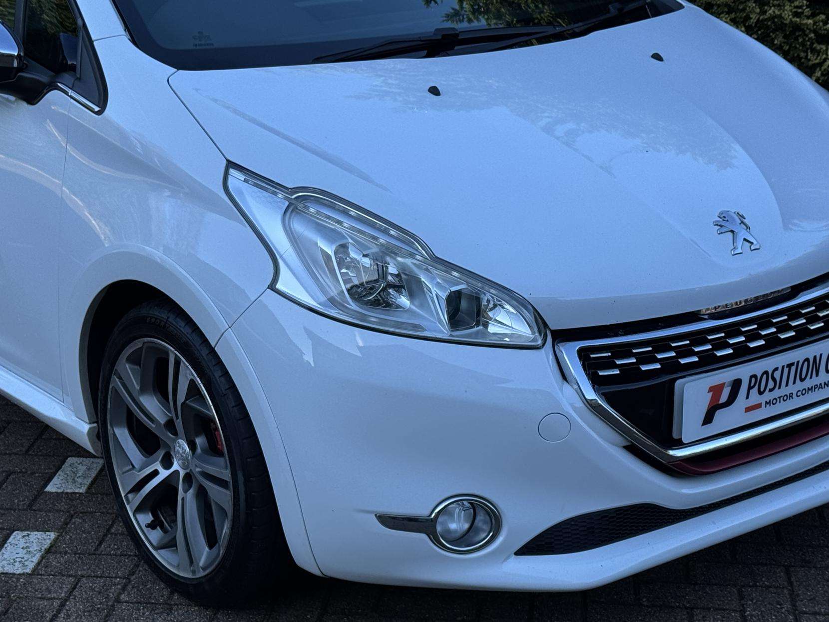 2015 PEUGEOT 208 2015 PEUGEOT 208