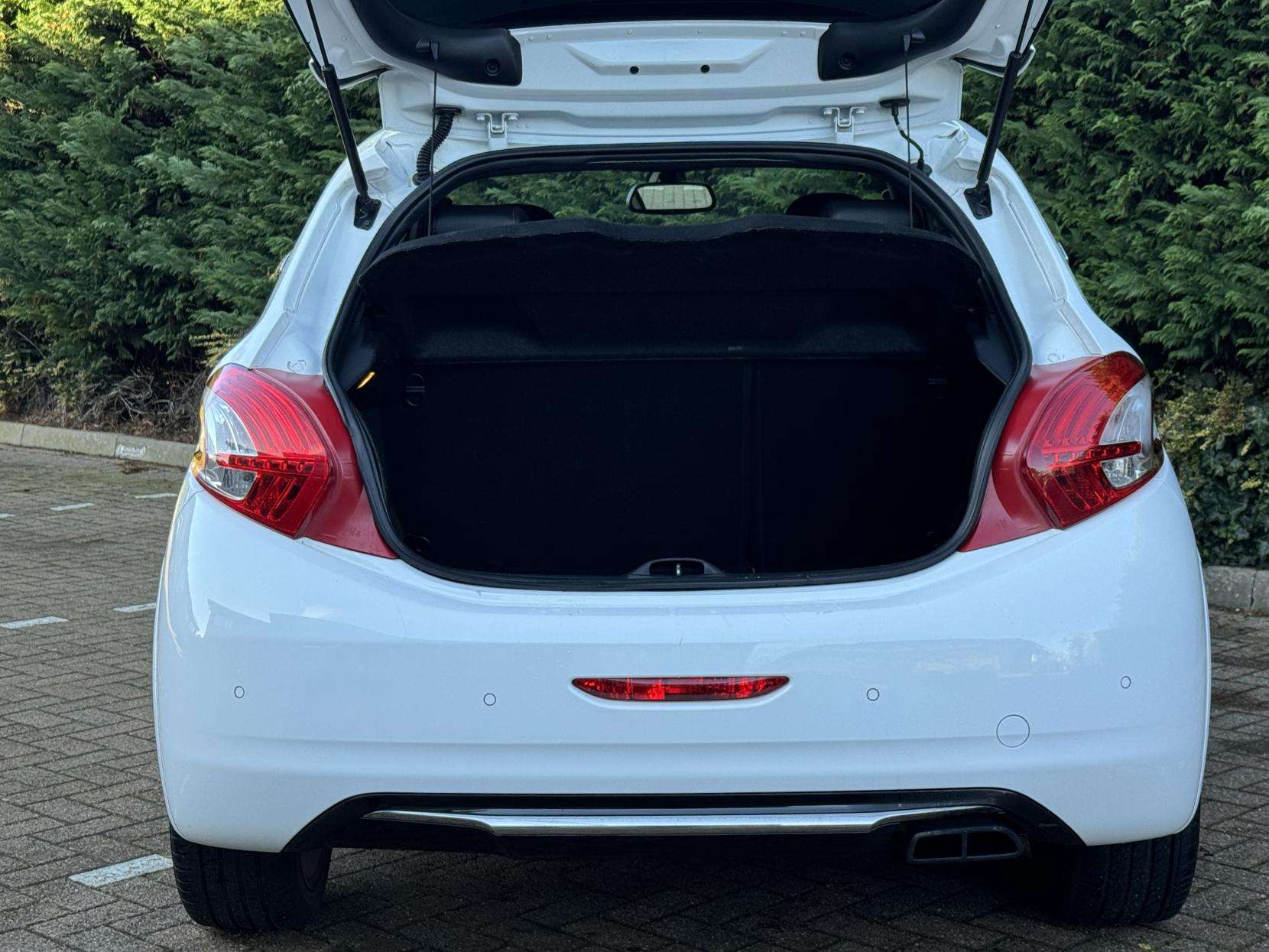 2015 PEUGEOT 208 2015 PEUGEOT 208