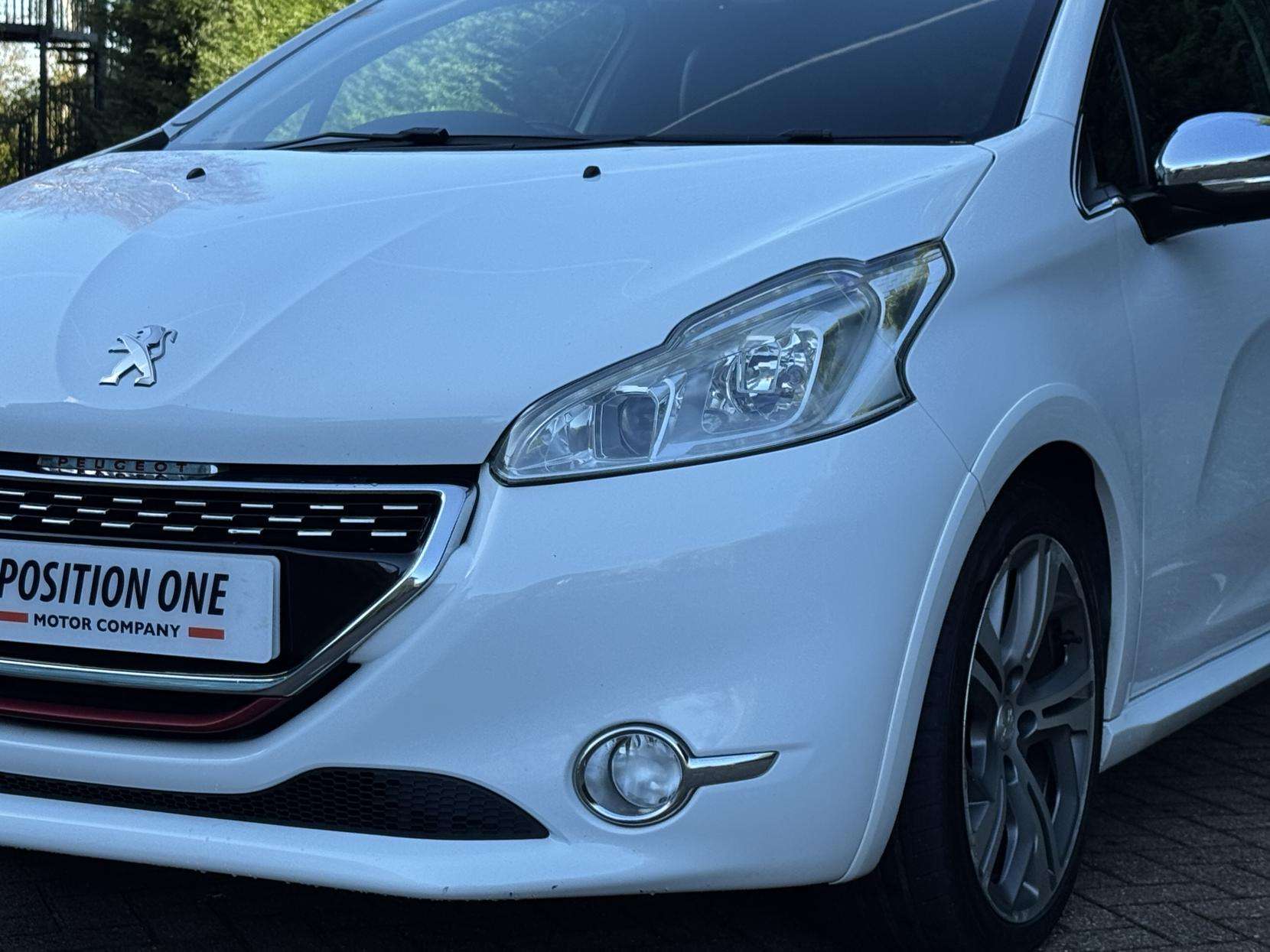 2015 PEUGEOT 208 2015 PEUGEOT 208