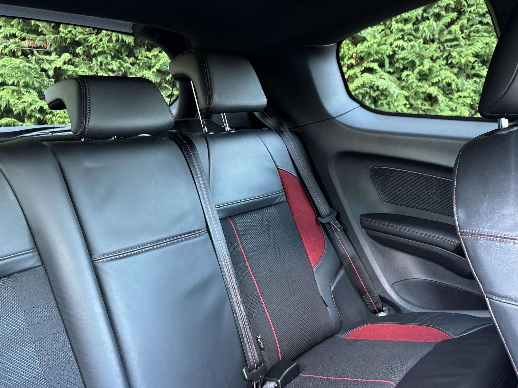 2015 PEUGEOT 208 2015 PEUGEOT 208