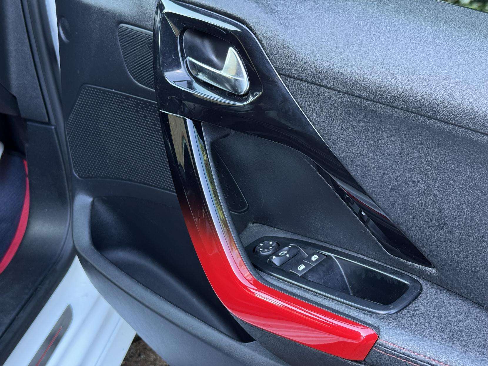 2015 PEUGEOT 208 2015 PEUGEOT 208