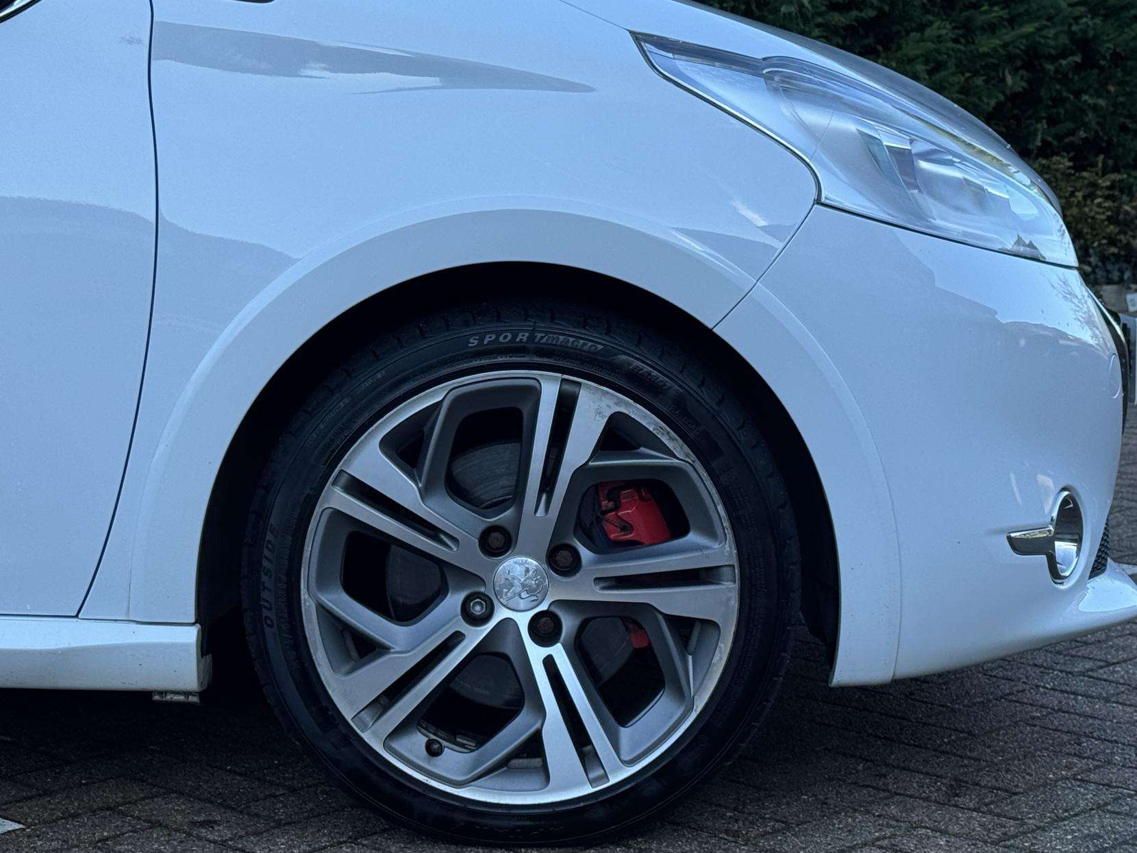 2015 PEUGEOT 208 2015 PEUGEOT 208