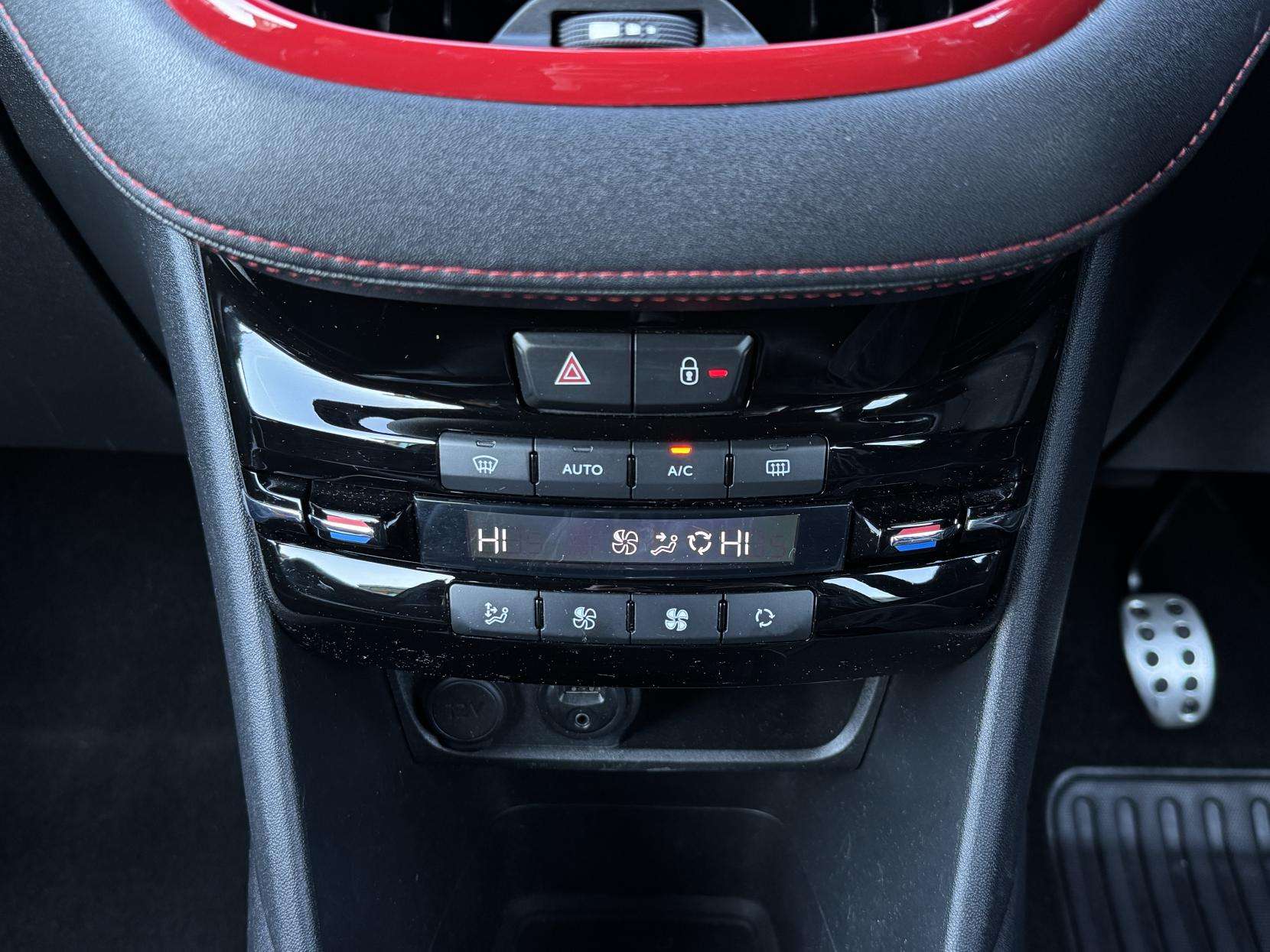 2015 PEUGEOT 208 2015 PEUGEOT 208