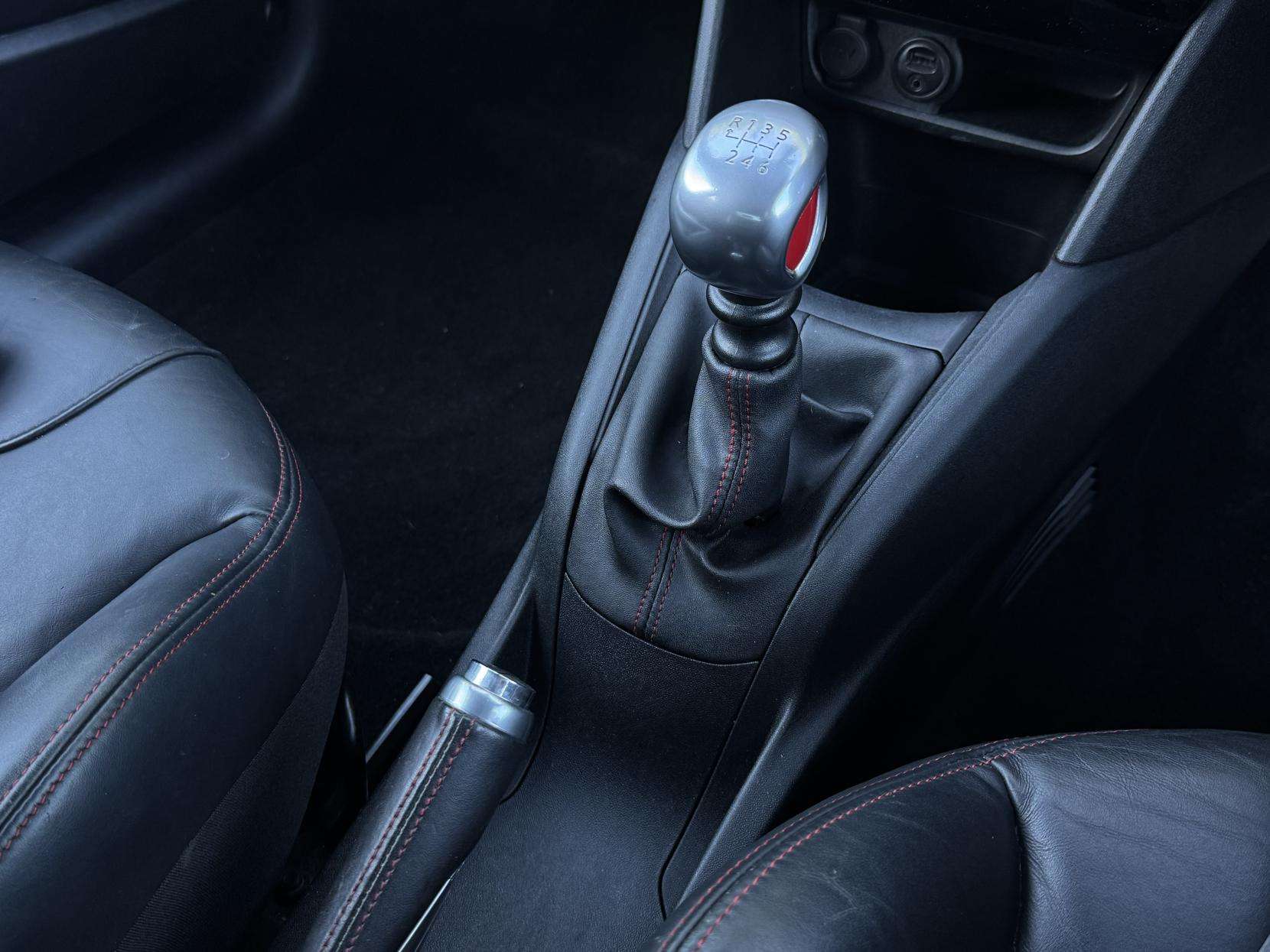 2015 PEUGEOT 208 2015 PEUGEOT 208