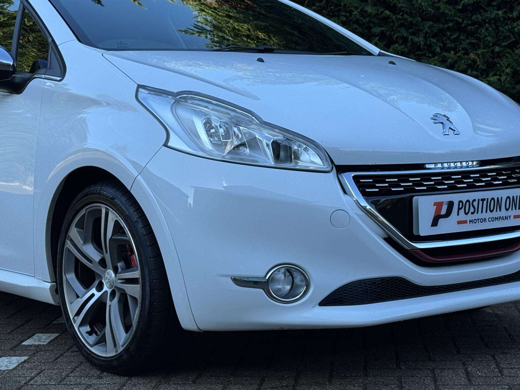 2015 PEUGEOT 208 2015 PEUGEOT 208