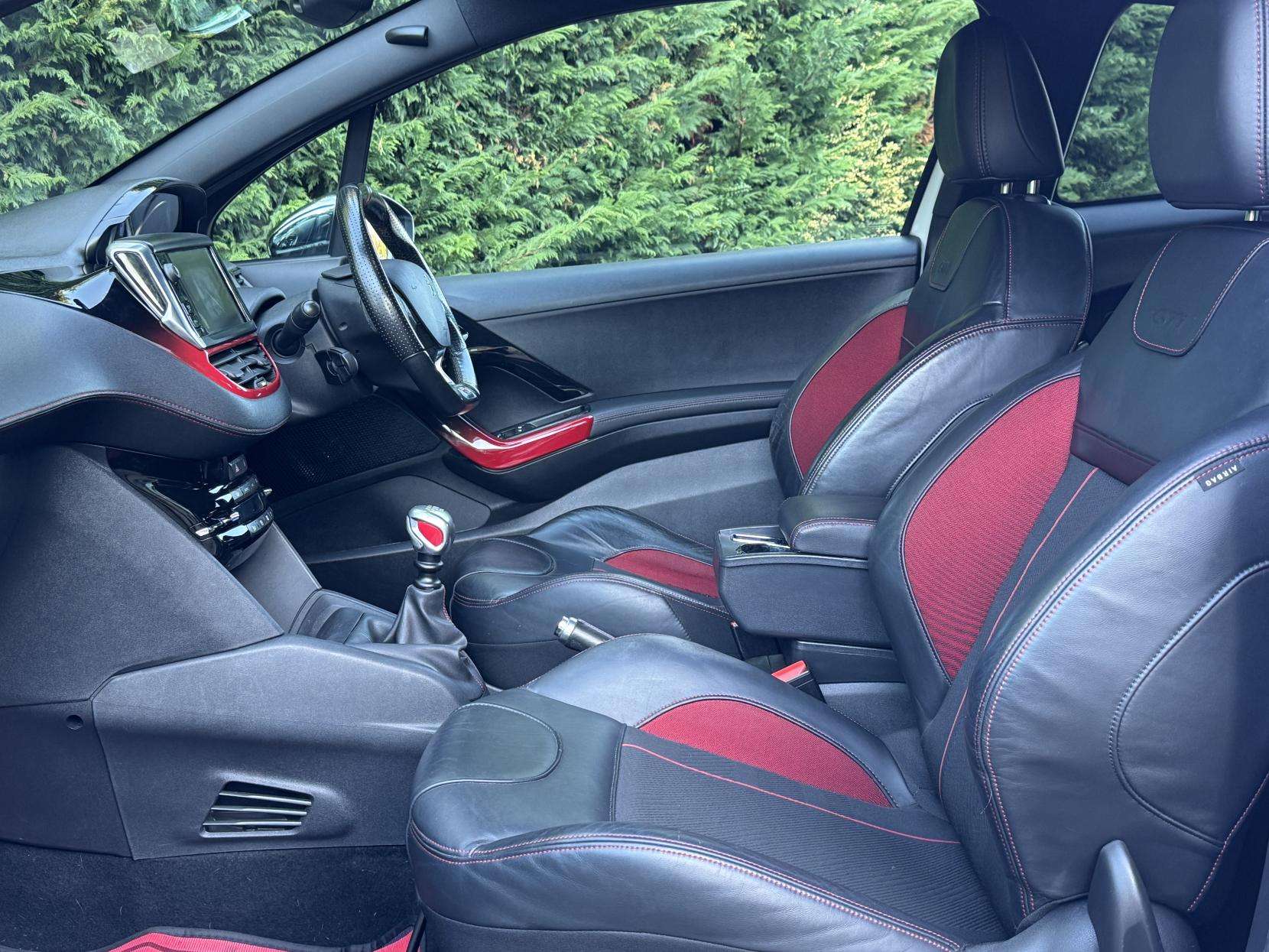 2015 PEUGEOT 208 2015 PEUGEOT 208