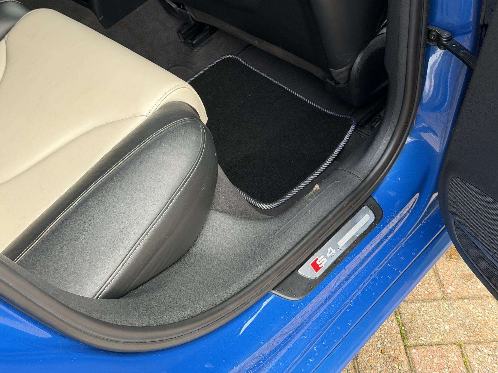 2009 AUDI S4 2009 AUDI S4