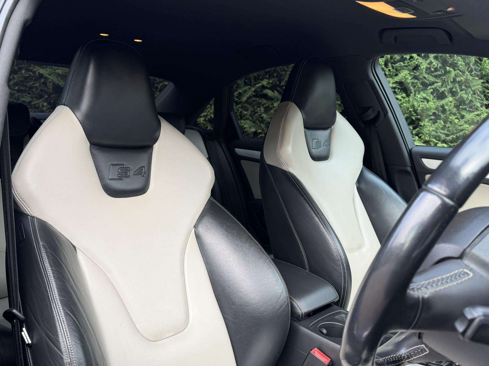 2009 AUDI S4 2009 AUDI S4