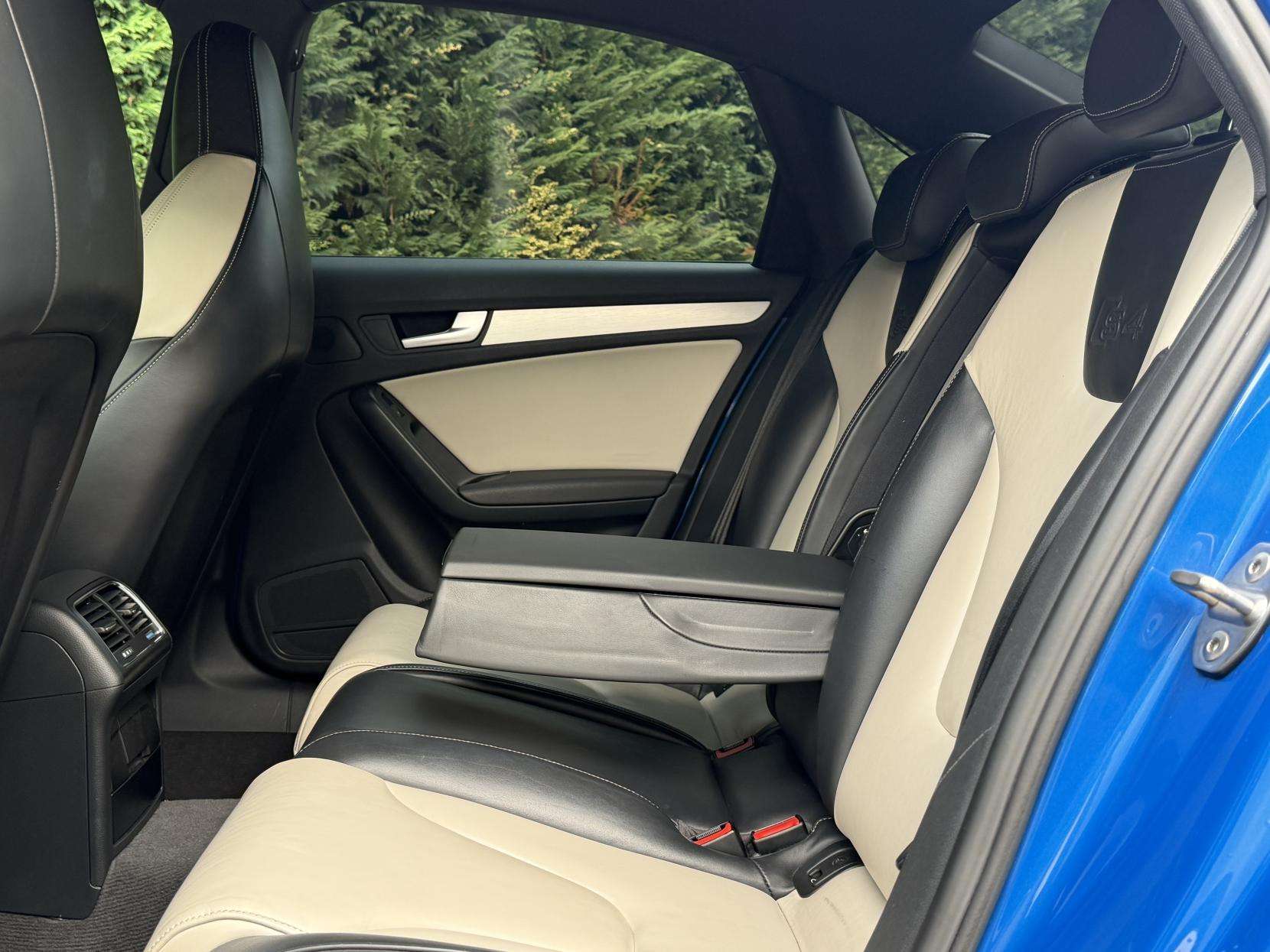 2009 AUDI S4 2009 AUDI S4