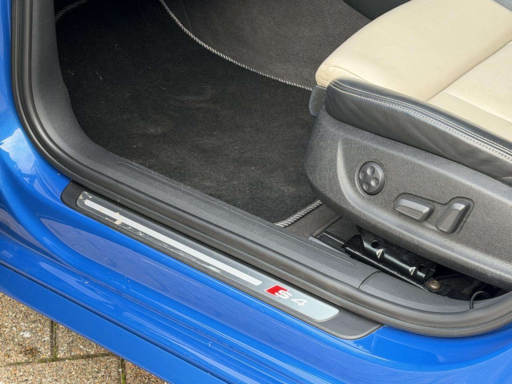 2009 AUDI S4 2009 AUDI S4