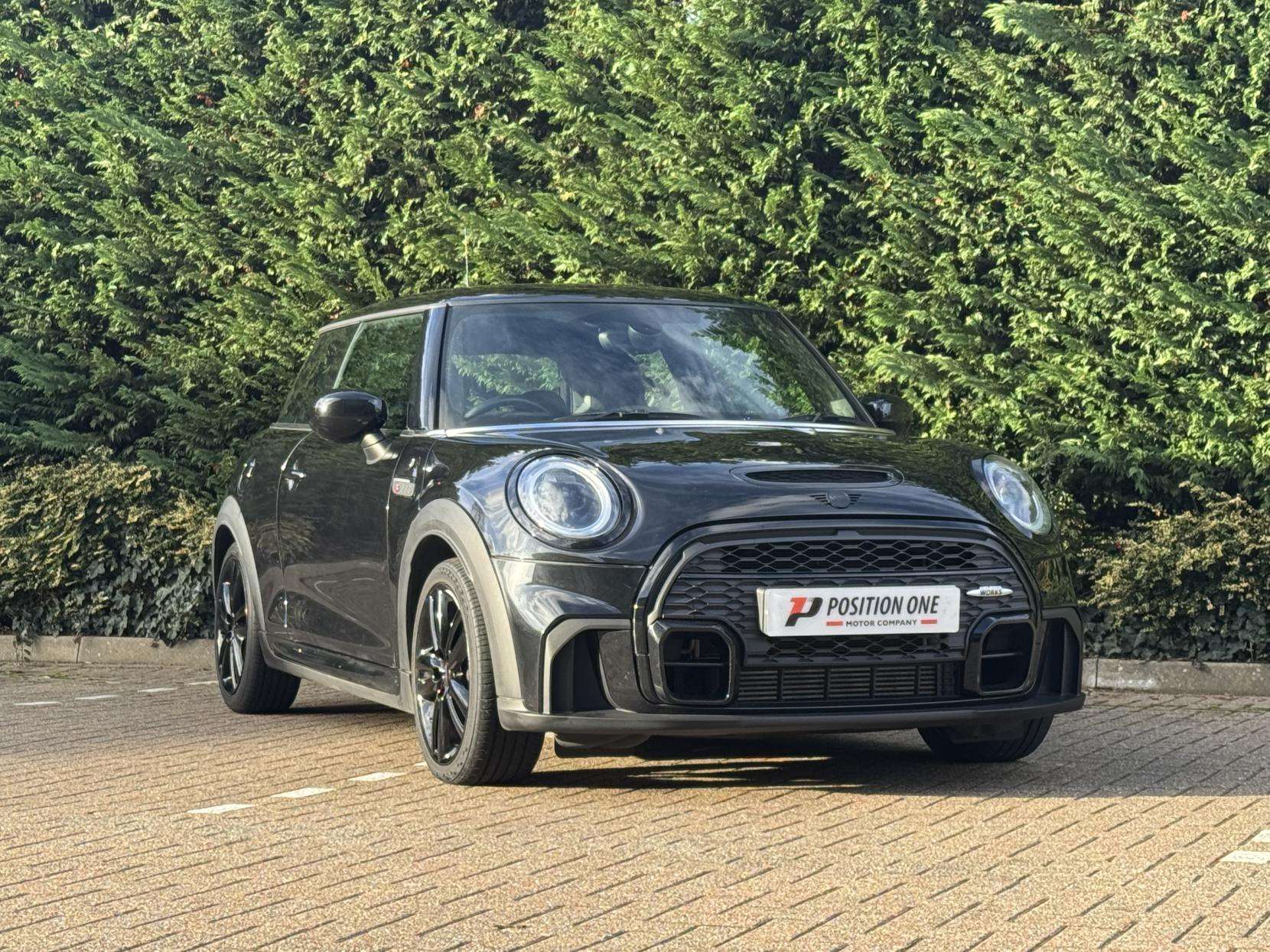 A 2021 MINI HATCH 2.0 Cooper S Sport Hatchback 3dr Petrol Manual Euro 6 (s/s) (178 ps) A 2021 MINI HATCH 2.0 Cooper S Sport Hatchback 3dr Petrol Manual Euro 6 (s/s) (178 ps)