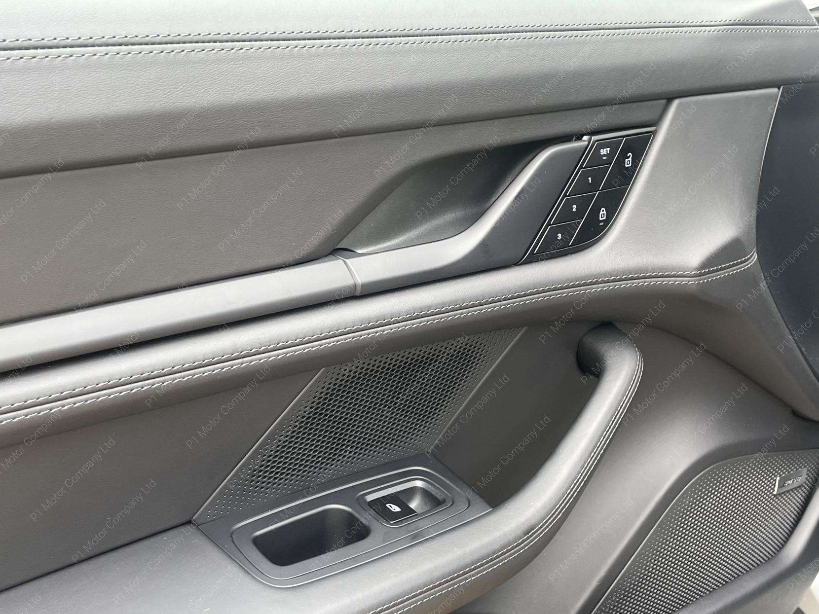 2023 PORSCHE TAYCAN 2023 PORSCHE TAYCAN