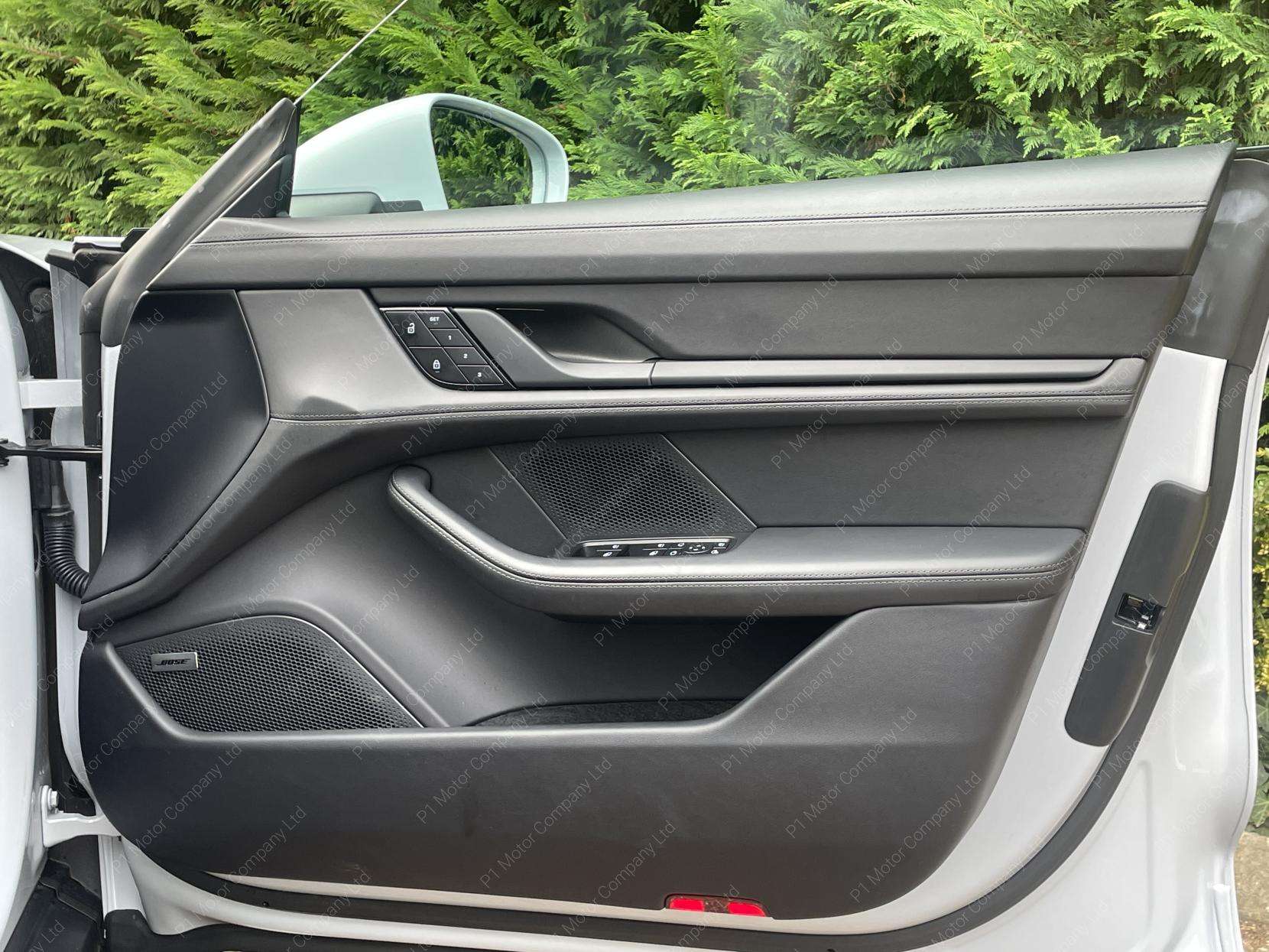 2023 PORSCHE TAYCAN 2023 PORSCHE TAYCAN