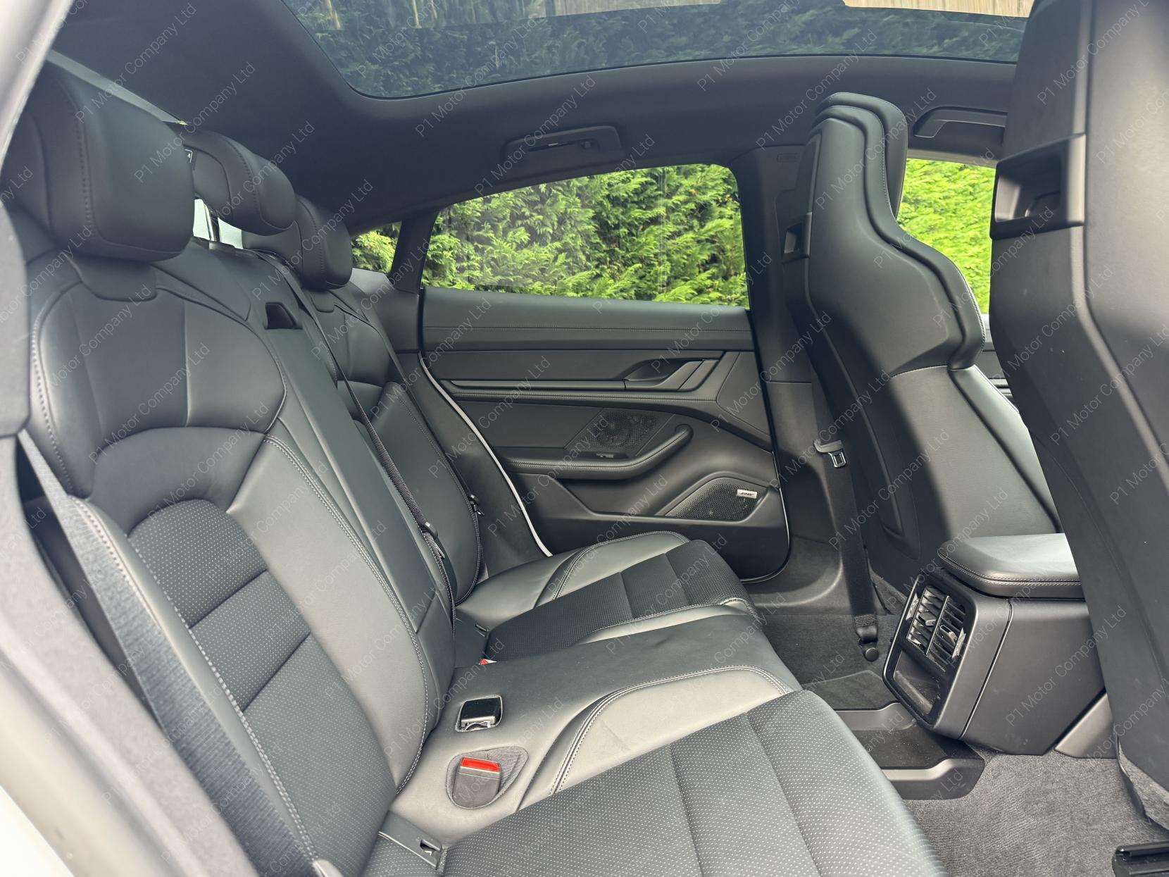 2023 PORSCHE TAYCAN 2023 PORSCHE TAYCAN