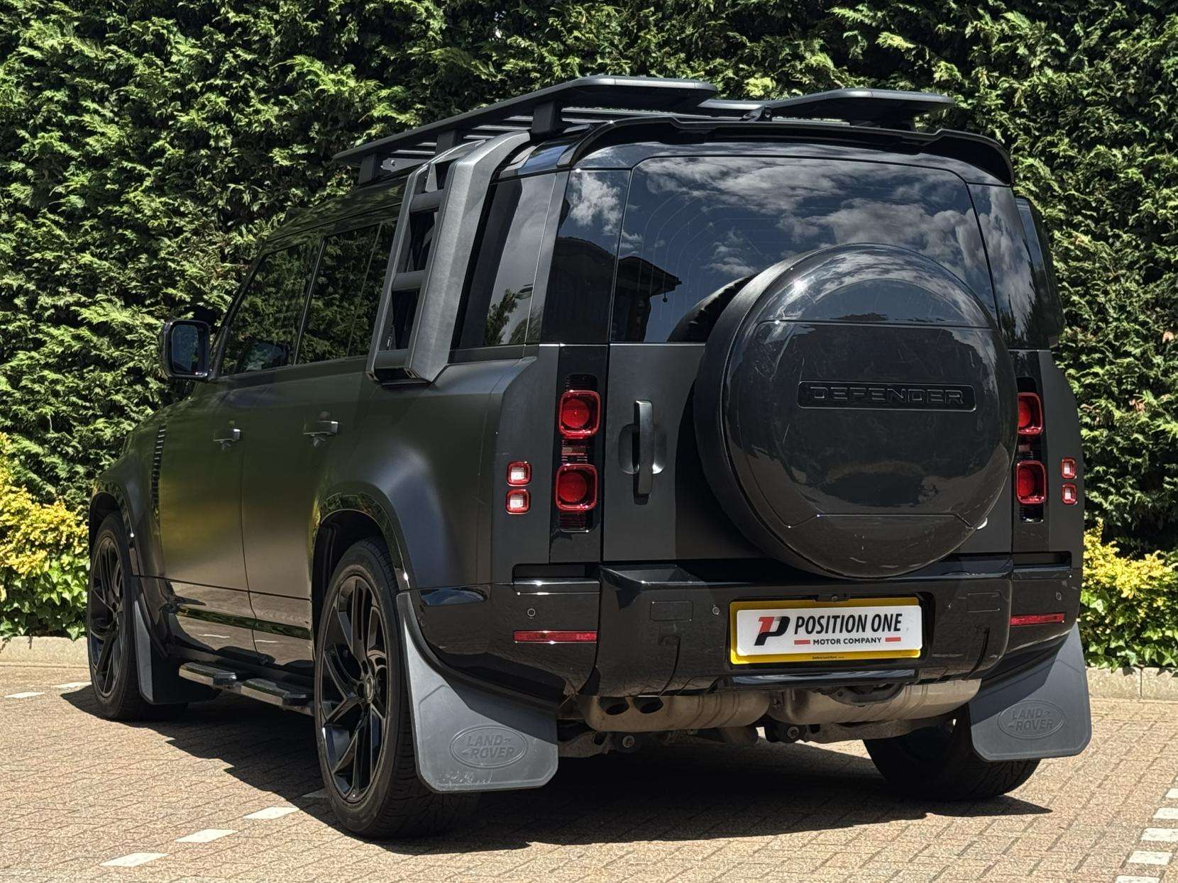 2022 LAND ROVER DEFENDER 110 2022 LAND ROVER DEFENDER 110