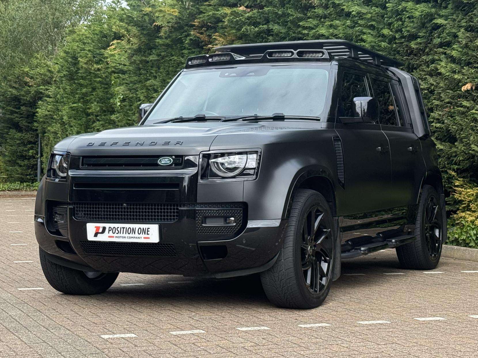 A 2022 LAND ROVER DEFENDER 110 3.0 D250 MHEV XS Edition SUV 5dr Diesel Auto 4WD Euro 6 (s/s) (250 ps) A 2022 LAND ROVER DEFENDER 110 3.0 D250 MHEV XS Edition SUV 5dr Diesel Auto 4WD Euro 6 (s/s) (250 ps)