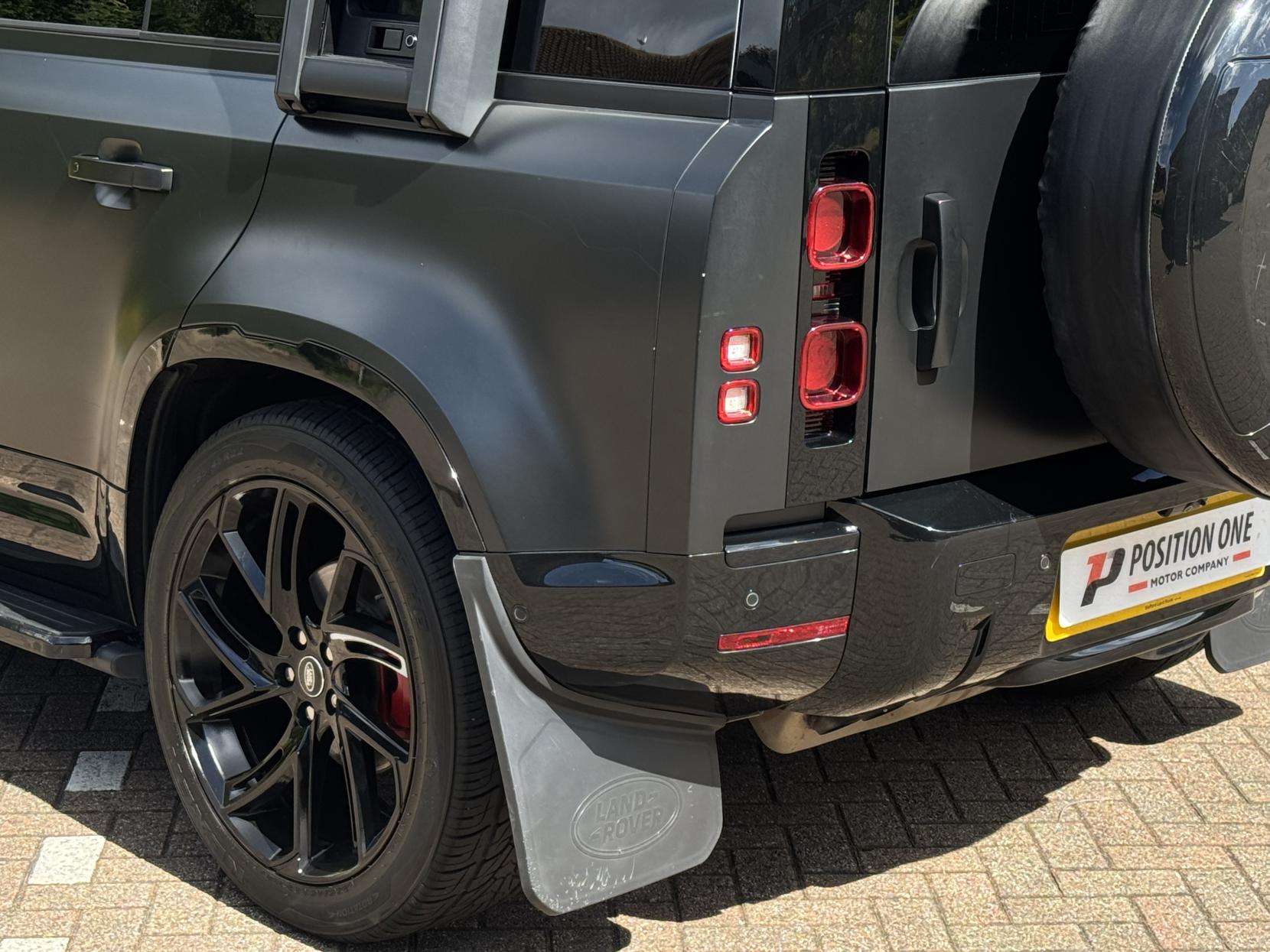 2022 LAND ROVER DEFENDER 110 2022 LAND ROVER DEFENDER 110