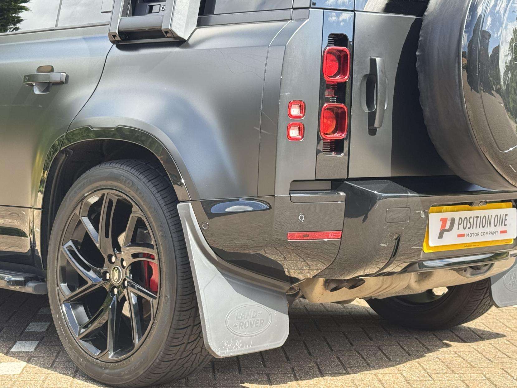 2022 LAND ROVER DEFENDER 110 2022 LAND ROVER DEFENDER 110
