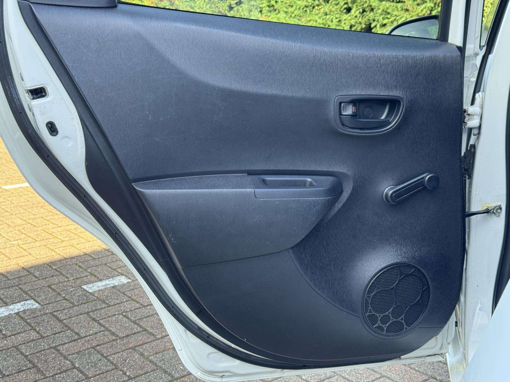 2012 TOYOTA YARIS 2012 TOYOTA YARIS