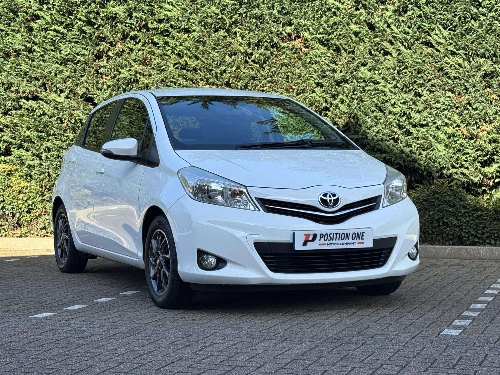 A 2012 TOYOTA YARIS 1.0 VVT-i Edition Hatchback 5dr Petrol Manual Euro 5 (69 ps) A 2012 TOYOTA YARIS 1.0 VVT-i Edition Hatchback 5dr Petrol Manual Euro 5 (69 ps)