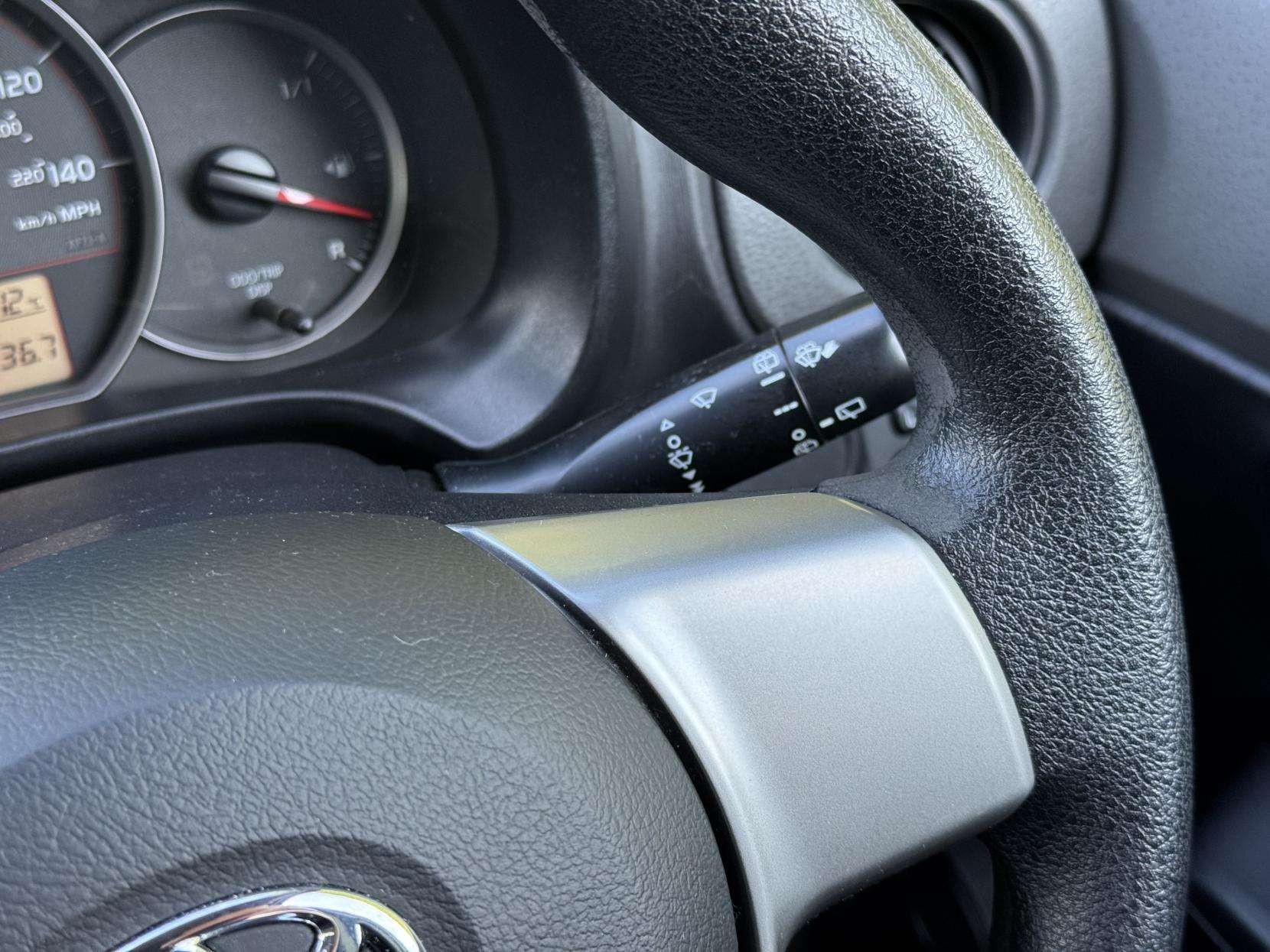 2012 TOYOTA YARIS 2012 TOYOTA YARIS