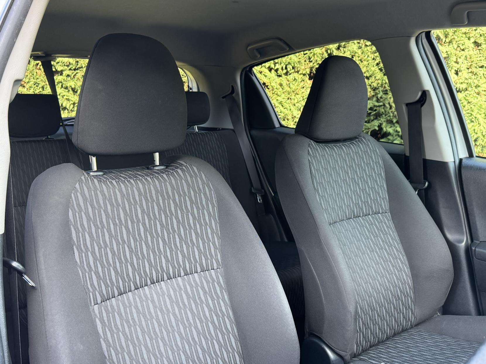 2012 TOYOTA YARIS 2012 TOYOTA YARIS