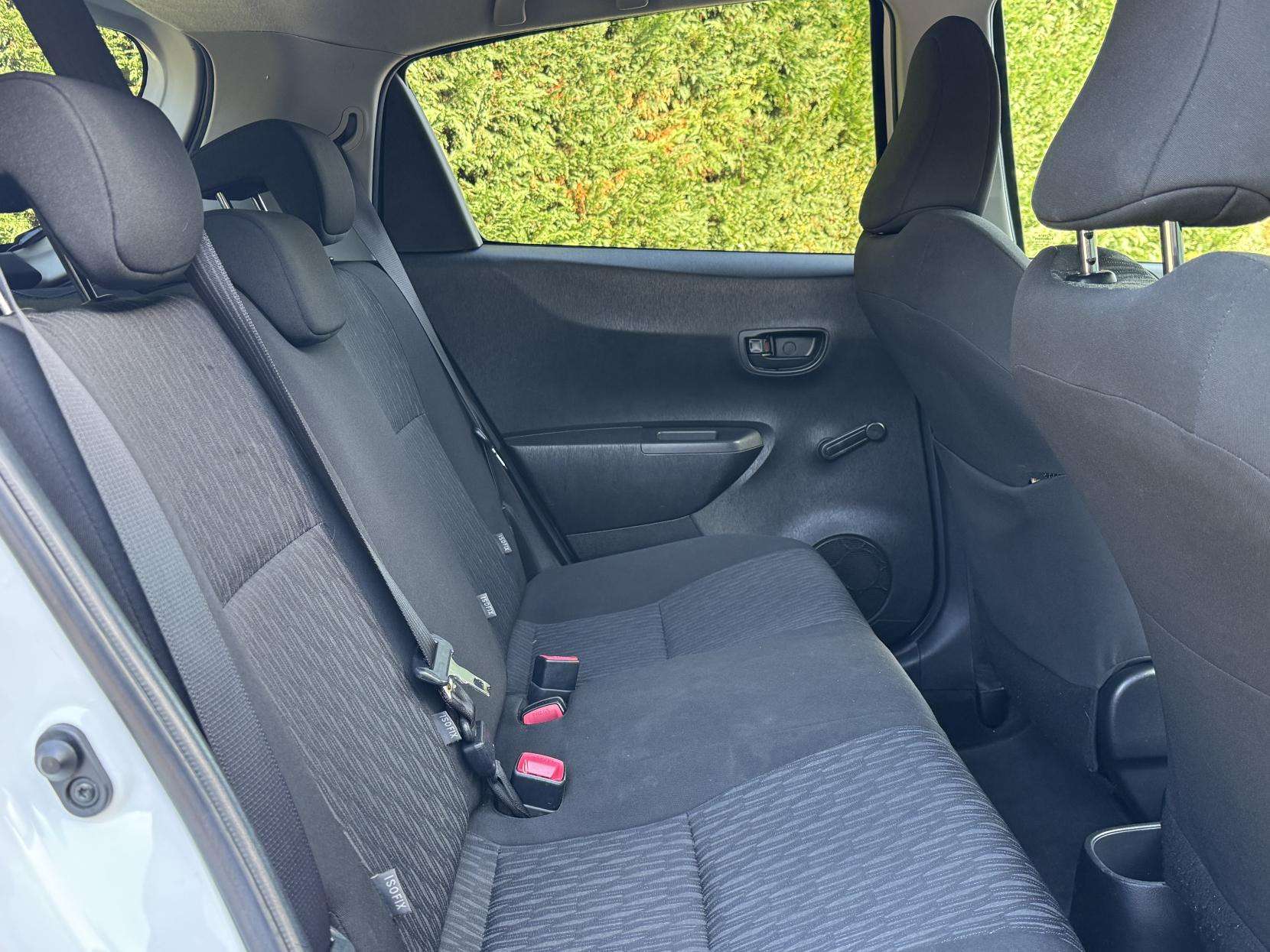 2012 TOYOTA YARIS 2012 TOYOTA YARIS