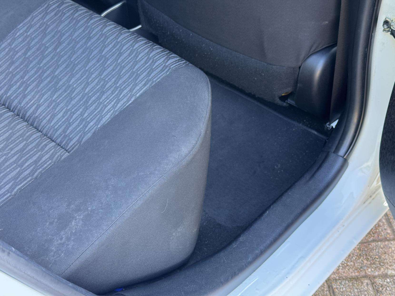 2012 TOYOTA YARIS 2012 TOYOTA YARIS