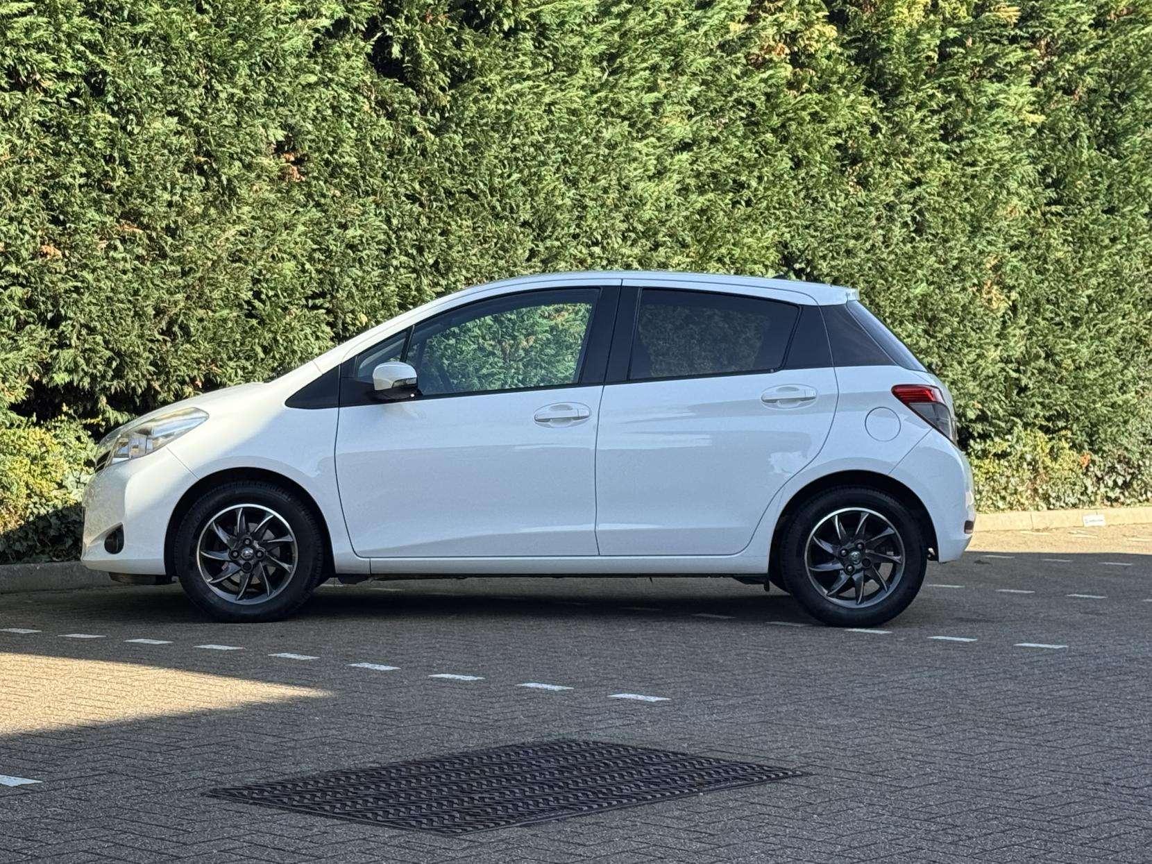 2012 TOYOTA YARIS 2012 TOYOTA YARIS