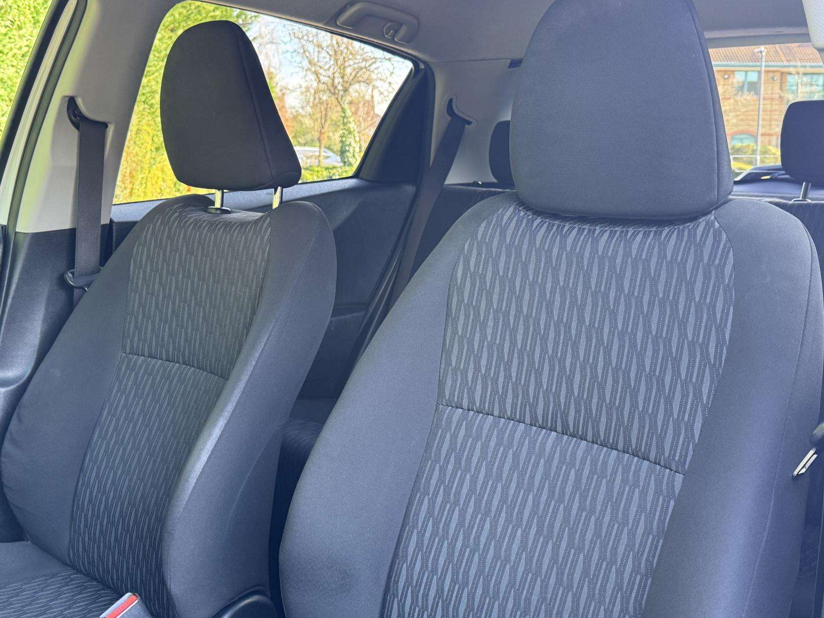 2012 TOYOTA YARIS 2012 TOYOTA YARIS