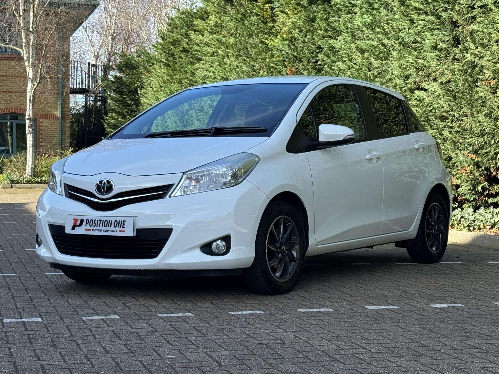 A 2012 TOYOTA YARIS 1.0 VVT-i Edition Hatchback 5dr Petrol Manual Euro 5 (69 ps) A 2012 TOYOTA YARIS 1.0 VVT-i Edition Hatchback 5dr Petrol Manual Euro 5 (69 ps)