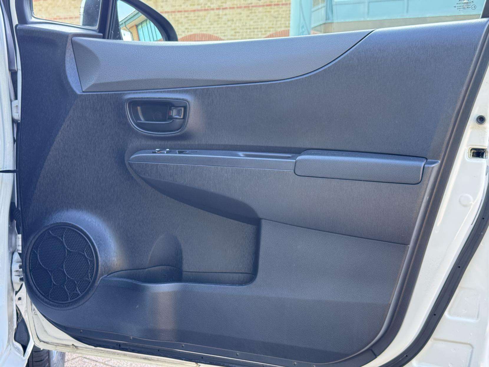 2012 TOYOTA YARIS 2012 TOYOTA YARIS