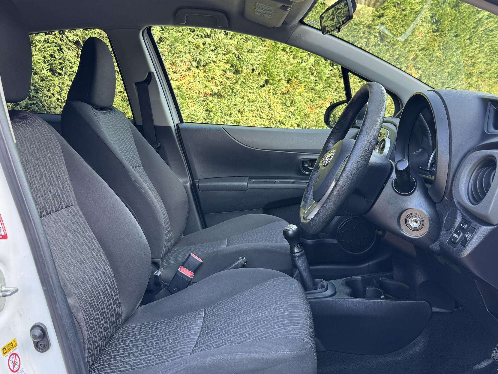 2012 TOYOTA YARIS 2012 TOYOTA YARIS