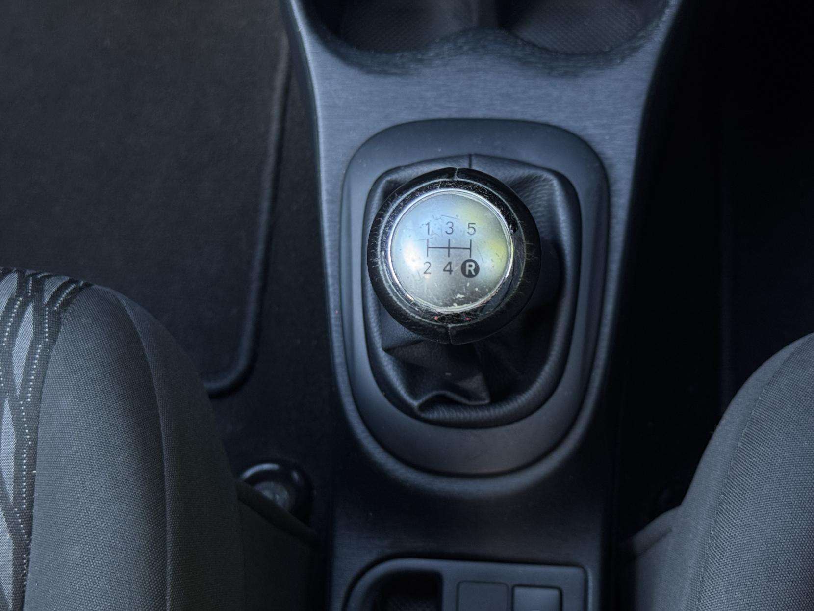 2012 TOYOTA YARIS 2012 TOYOTA YARIS