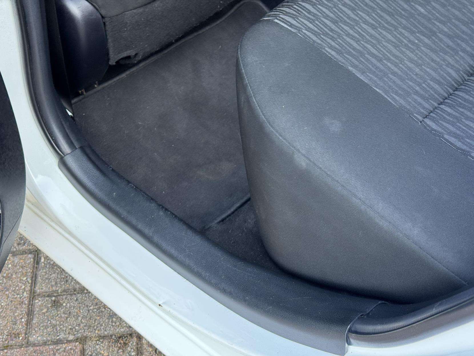 2012 TOYOTA YARIS 2012 TOYOTA YARIS