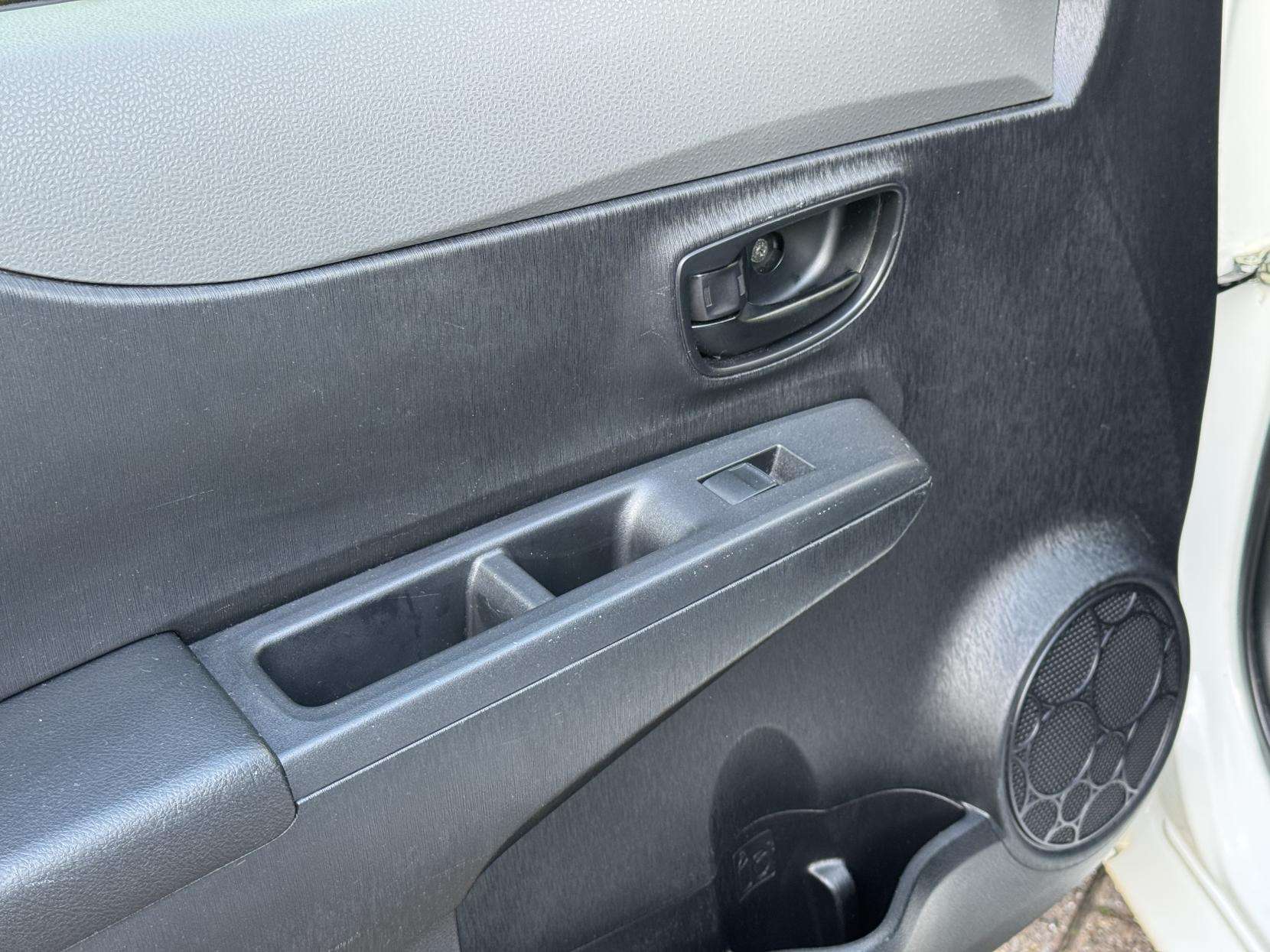 2012 TOYOTA YARIS 2012 TOYOTA YARIS