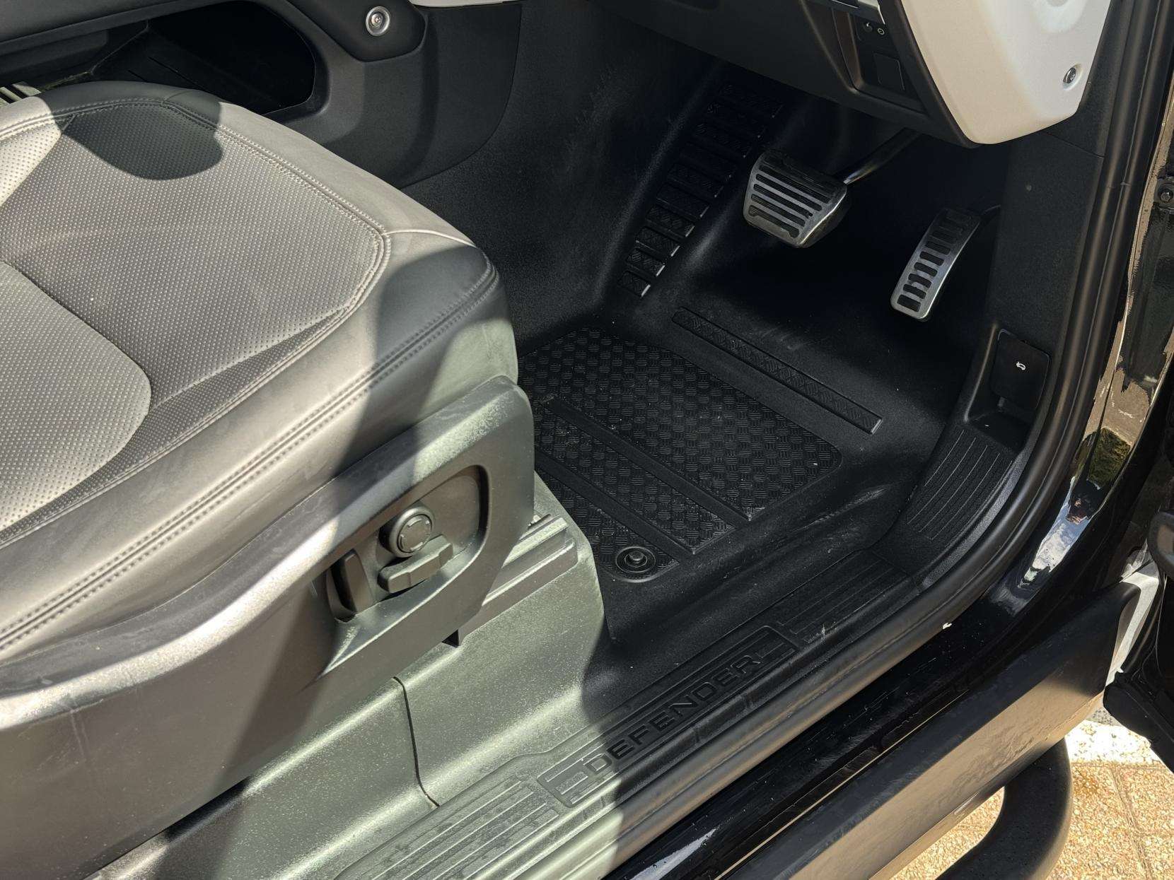 2024 LAND ROVER DEFENDER 90 2024 LAND ROVER DEFENDER 90