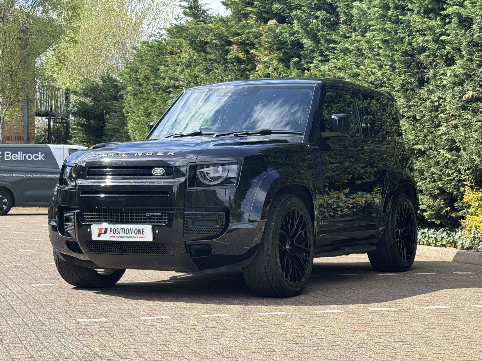 A 2024 LAND ROVER DEFENDER 90 3.0 D250 MHEV SE Hard Top SUV 3dr Diesel Auto 4WD SWB Euro 6 (s/s) (250 ps) A 2024 LAND ROVER DEFENDER 90 3.0 D250 MHEV SE Hard Top SUV 3dr Diesel Auto 4WD SWB Euro 6 (s/s) (250 ps)